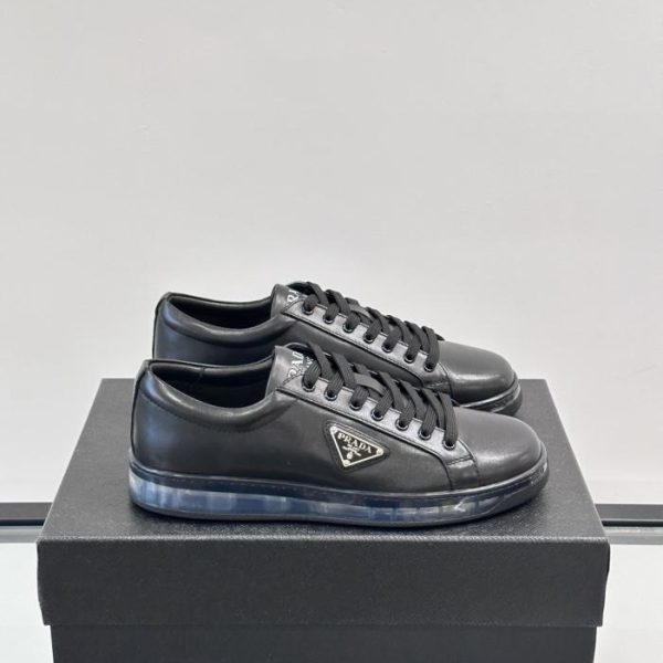 repliche,replica,perfette,siti di,affidabili,migliori siti,dove comprare,1:1,scarpe da ginnastica Contatore / Le nuove scarpe sportive casual in pelle con suola in gomma trasparente di Prada (HGG28)