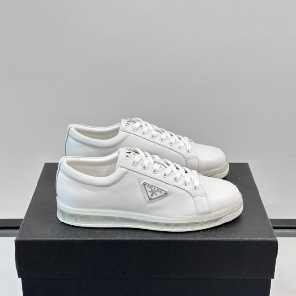 repliche,replica,perfette,siti di,affidabili,migliori siti,dove comprare,1:1,scarpe da ginnastica Contatore / Le nuove scarpe sportive casual in pelle con suola in gomma trasparente di Prada (LCGAE)