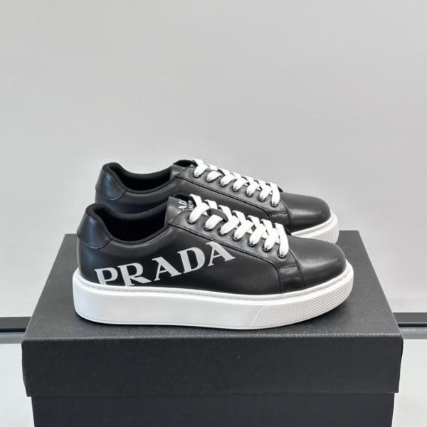 repliche,replica,perfette,siti di,affidabili,migliori siti,dove comprare,1:1,scarpe da ginnastica Contatore / Le nuove scarpe sportive casual in pelle di Prada, semplici e versatili sneakers bianche (JHUTR)