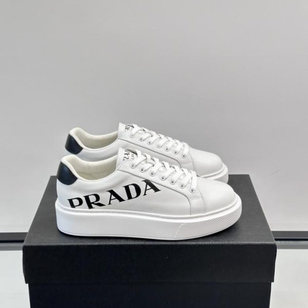 repliche,replica,perfette,siti di,affidabili,migliori siti,dove comprare,1:1,scarpe da ginnastica Contatore / Le nuove scarpe sportive casual in pelle di Prada, semplici e versatili sneakers bianche (R3S1L)