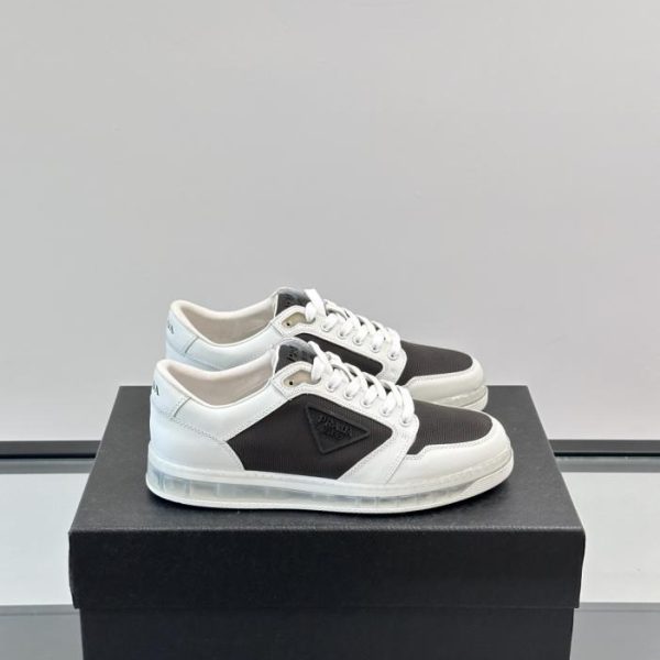 repliche,replica,perfette,siti di,affidabili,migliori siti,dove comprare,1:1,scarpe da ginnastica Contatore / Le nuove scarpe sportive casual in pelle con suola in gomma trasparente di Prada (RWB49)