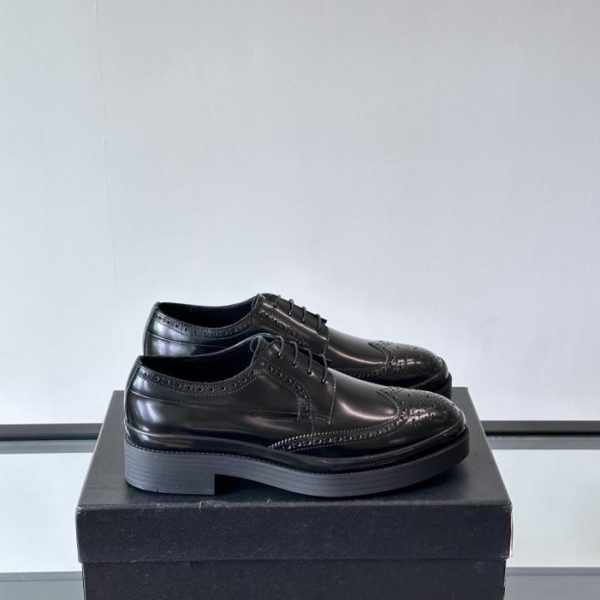 repliche,replica,perfette,siti di,affidabili,migliori siti,dove comprare,1:1,scarpe da ginnastica Contatore / I nuovi mocassini in vernice di Prada (KD2R5)