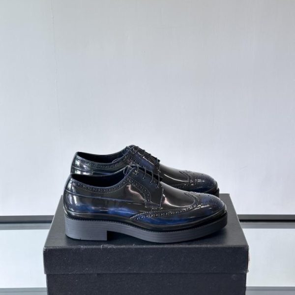 repliche,replica,perfette,siti di,affidabili,migliori siti,dove comprare,1:1,scarpe da ginnastica Contatore / I nuovi mocassini in vernice di Prada (Z12KI)