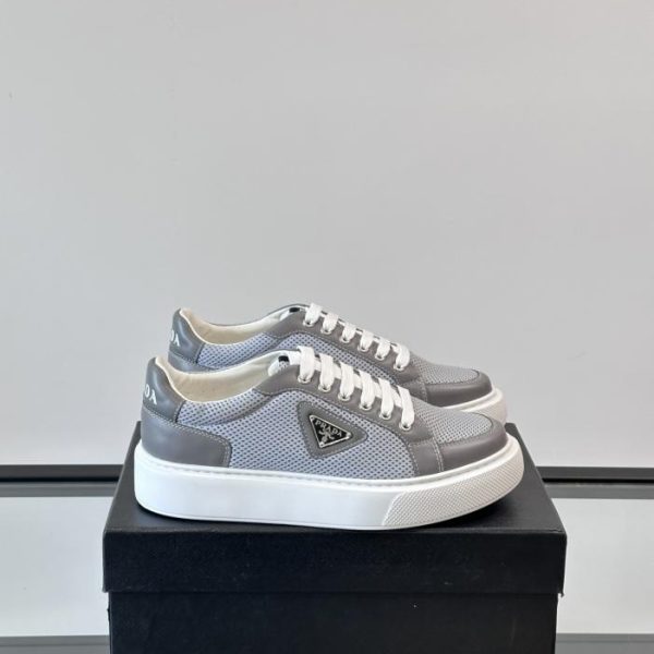 repliche,replica,perfette,siti di,affidabili,migliori siti,dove comprare,1:1,scarpe da ginnastica Contatore / Le nuove scarpe sportive casual in pelle con suola in gomma trasparente di Prada (0BN3N)