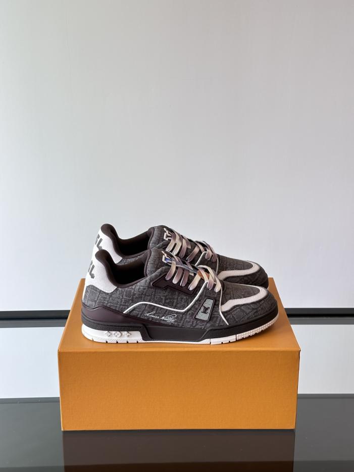 repliche,replica,perfette,siti di,affidabili,migliori siti,dove comprare,1:1,scarpe da ginnastica Nuova colorazione per le sneakers da uomo LV (N4CUY) repliche,replica,perfette,siti di,affidabili,migliori siti,dove comprare,1:1,scarpe da ginnastica Nuova colorazione per le sneakers da uomo LV (N4CUY)