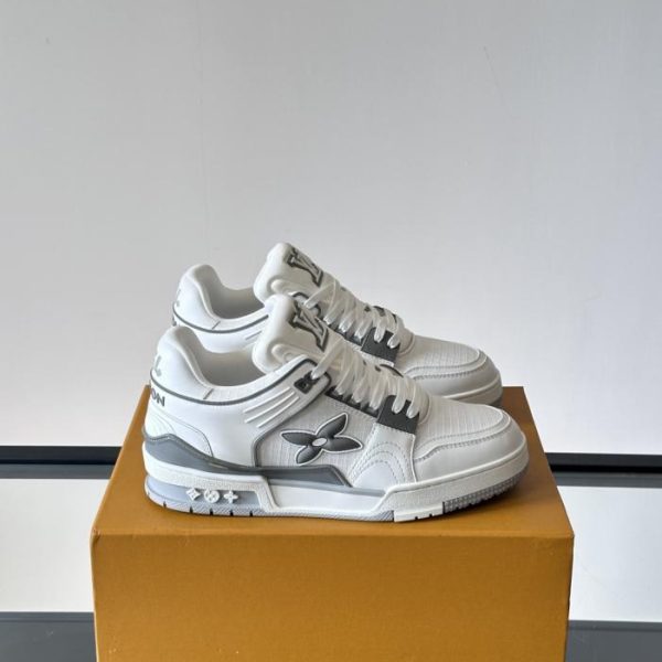 Contatore / Le nuove sneakers di Louis Vuitton (0IVNV)