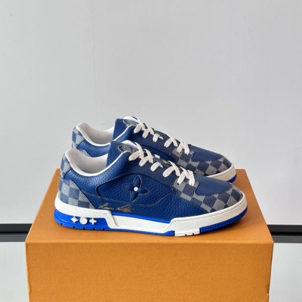 Contatore / Le nuove sneakers di Louis Vuitton (E4B4R)