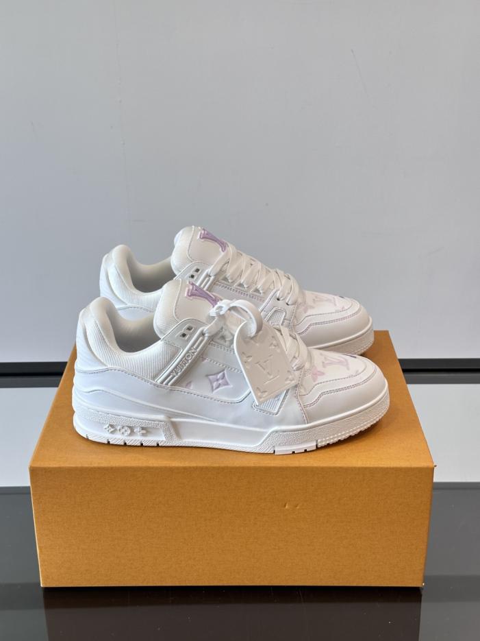 repliche,replica,perfette,siti di,affidabili,migliori siti,dove comprare,1:1,scarpe da ginnastica Contatore / Sneakers LV TRAINER sfumate lavate (25A3Z) repliche,replica,perfette,siti di,affidabili,migliori siti,dove comprare,1:1,scarpe da ginnastica Contatore / Sneakers LV TRAINER sfumate lavate (25A3Z)