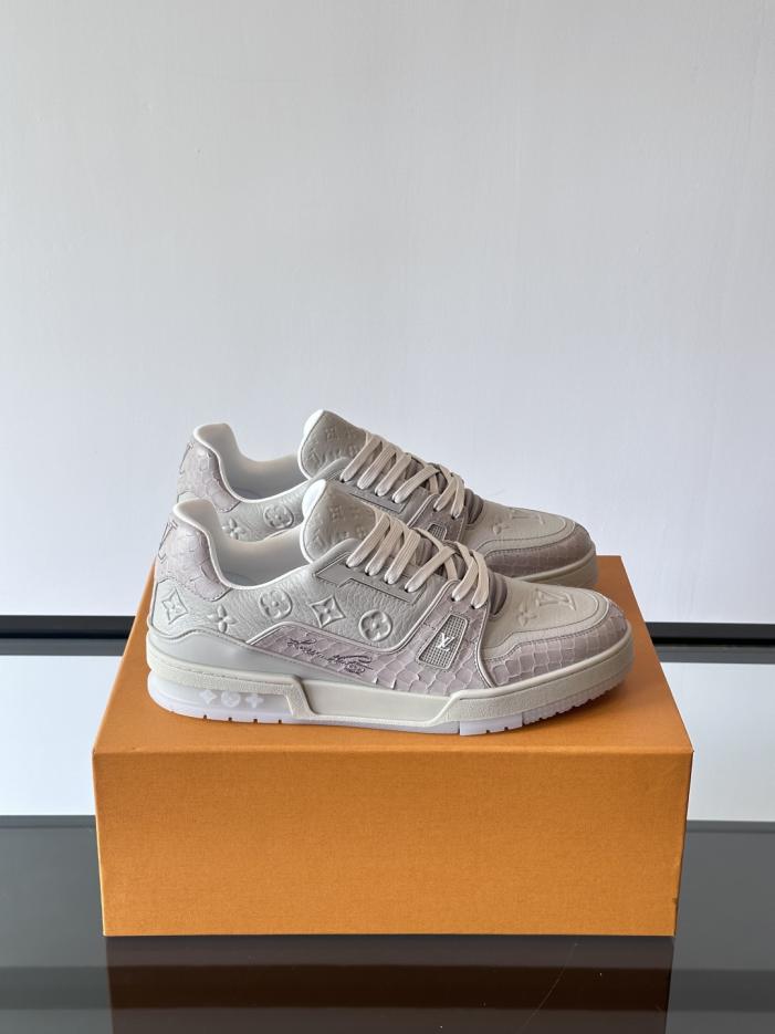 repliche,replica,perfette,siti di,affidabili,migliori siti,dove comprare,1:1,scarpe da ginnastica Contatore / Nuova colorazione per le sneakers da uomo LV (6ADR0) repliche,replica,perfette,siti di,affidabili,migliori siti,dove comprare,1:1,scarpe da ginnastica Contatore / Nuova colorazione per le sneakers da uomo LV (6ADR0)