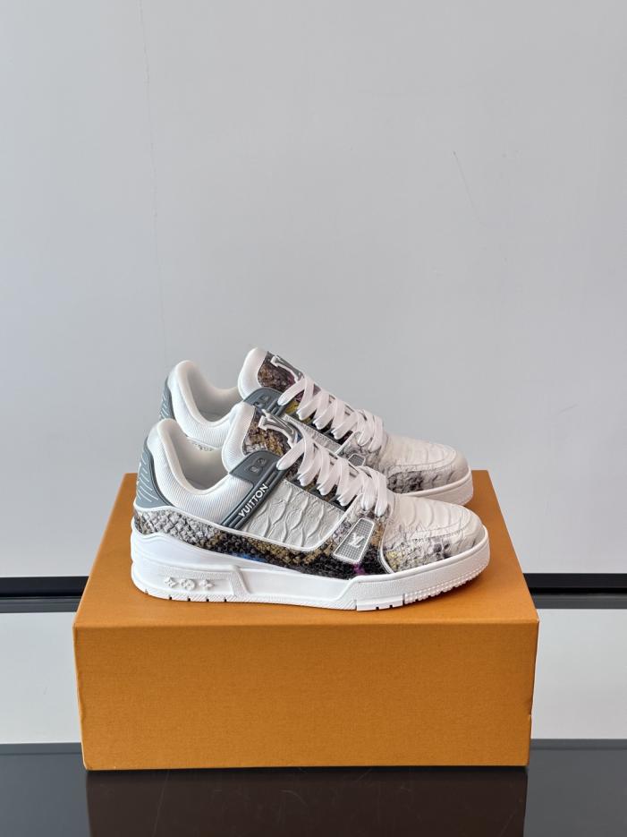 repliche,replica,perfette,siti di,affidabili,migliori siti,dove comprare,1:1,scarpe da ginnastica Contatore / Nuova colorazione delle sneakers LV Trainer per coppie (JOE0K) repliche,replica,perfette,siti di,affidabili,migliori siti,dove comprare,1:1,scarpe da ginnastica Contatore / Nuova colorazione delle sneakers LV Trainer per coppie (JOE0K)