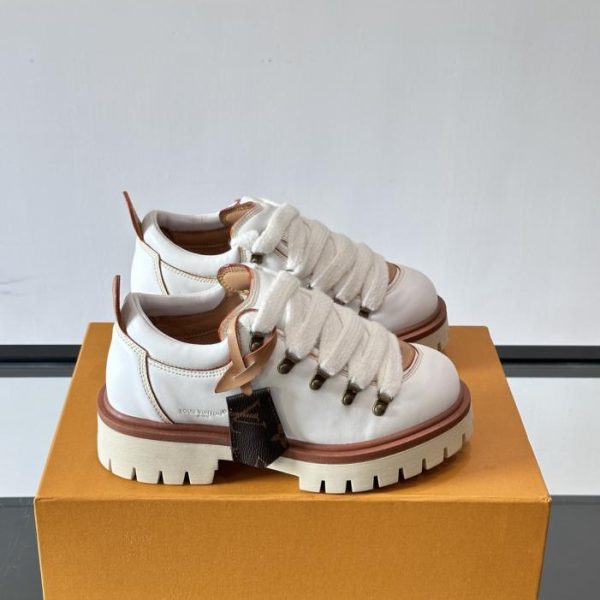 repliche,replica,perfette,siti di,affidabili,migliori siti,dove comprare,1:1,scarpe da ginnastica Contatore / Scarpe stringate LV REMIX con un tocco retrò francese e un tocco di fascino girly (8BCD5)