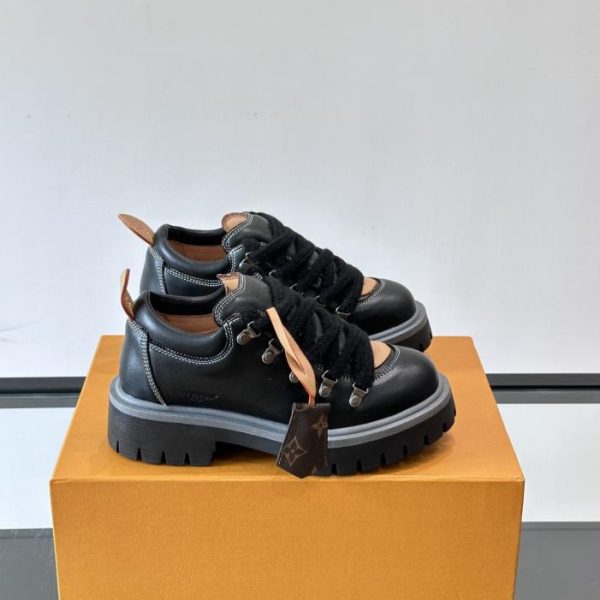 repliche,replica,perfette,siti di,affidabili,migliori siti,dove comprare,1:1,scarpe da ginnastica Contatore / Scarpe stringate LV REMIX: stile retrò francese con un tocco di fascino femminile (KNC0M)