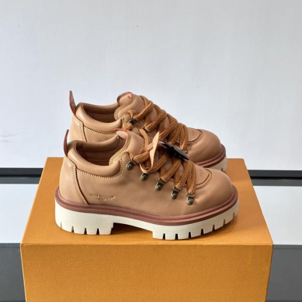 repliche,replica,perfette,siti di,affidabili,migliori siti,dove comprare,1:1,scarpe da ginnastica Contatore / Scarpe stringate LV REMIX con un tocco retrò francese e un tocco di fascino girly (M7E10)