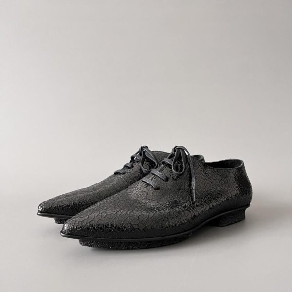repliche,replica,perfette,siti di,affidabili,migliori siti,dove comprare,1:1,scarpe da ginnastica Scarpe casual a punta in pelle UMA WANG, nere con motivo craquelé (3RK73)