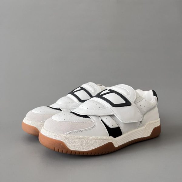 Valentino GARAVANI Joie De Jouer Sneakers basse in pelle con punta tonda e velcro da uomo, bianco/nero (2EUMT)