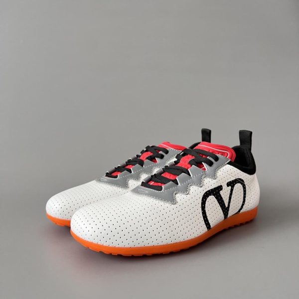 Scarpe casual basse con lacci e punta tonda in pelle di agnello Valentino GARAVANI Chromathon, da donna, bianco (IXRXF).