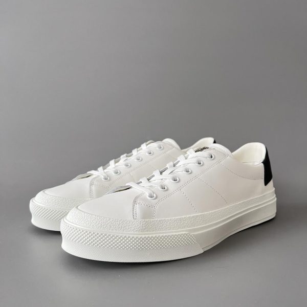 Sneakers da coppia GIVENCHY City COURT, bianche e nere (FLQIU)