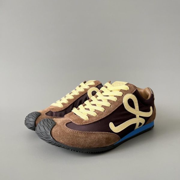 repliche,replica,perfette,siti di,affidabili,migliori siti,dove comprare,1:1,scarpe da ginnastica LOEWE Ballet Runner 2.0 Scarpe casual basse con lacci e punta tonda in pelle di nylon, marrone (98XNX)