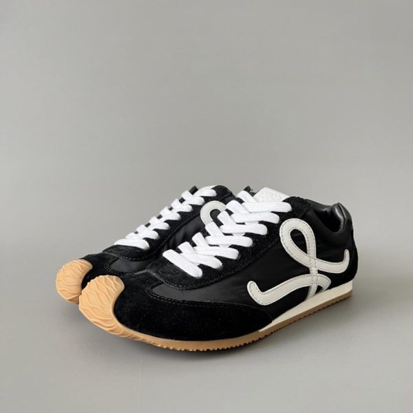 repliche,replica,perfette,siti di,affidabili,migliori siti,dove comprare,1:1,scarpe da ginnastica LOEWE Ballet Runner 2.0 Scarpe casual basse con punta tonda e lacci in pelle di nylon, nere (DJTYC)