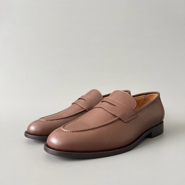 Mocassini slip-on da uomo con punta tonda in pelle di vitello Sergio di Loro Piana (Q6UKL)