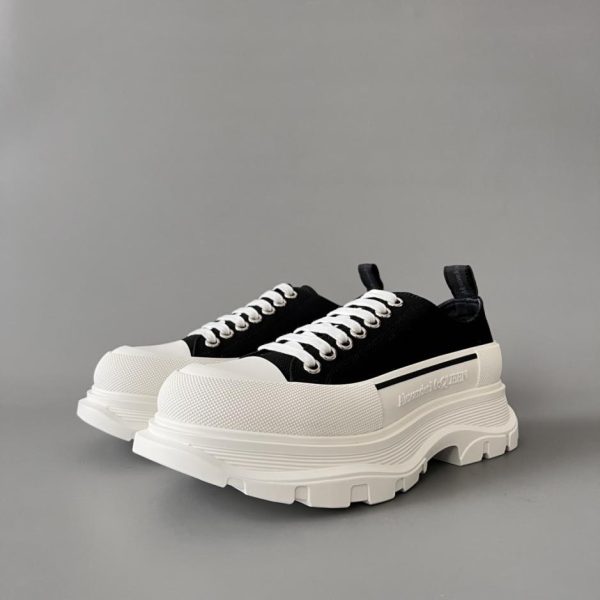 Alexander McQueen Tread Slick Canvas, Bianco/Nero (RB5WW)
