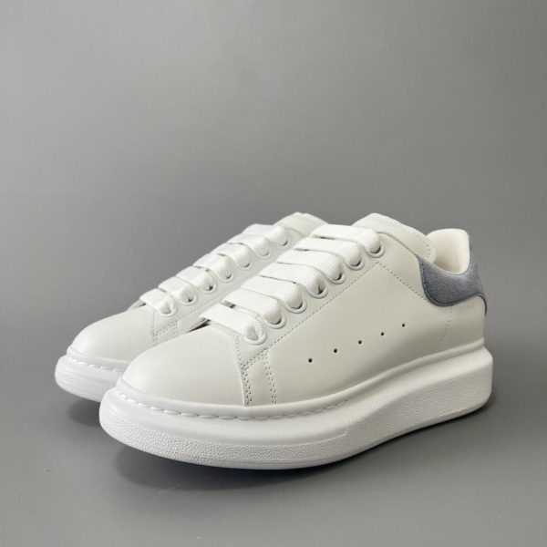 repliche,replica,perfette,siti di,affidabili,migliori siti,dove comprare,1:1,scarpe da ginnastica Sneakers in pelle di pecora azzurra Alexander McQueen, stile unisex, sneakers bianche (WHFKZ)