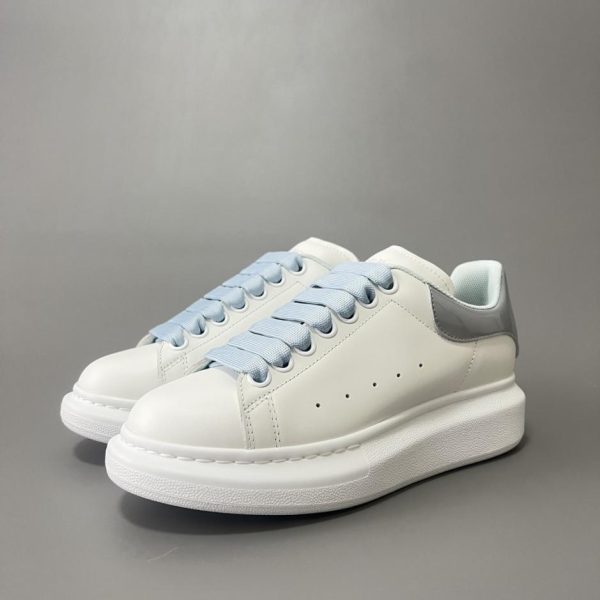 repliche,replica,perfette,siti di,affidabili,migliori siti,dove comprare,1:1,scarpe da ginnastica Sneakers in vernice grigia Alexander McQueen, stile unisex, sneakers bianche (ASASI)