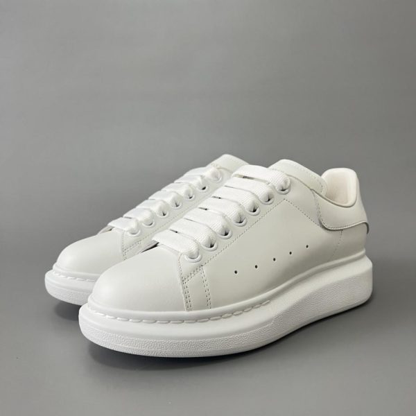 repliche,replica,perfette,siti di,affidabili,migliori siti,dove comprare,1:1,scarpe da ginnastica Sneakers bianche in pelle Alexander McQueen, unisex, sneakers bianche (FT4QJ)