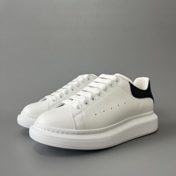 repliche,replica,perfette,siti di,affidabili,migliori siti,dove comprare,1:1,scarpe da ginnastica Scarpe con plateau in pelle nera Alexander McQueen, stile unisex, sneakers bianche (3Z6YJ)