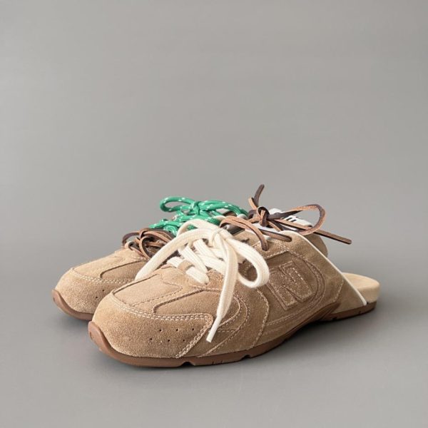 repliche,replica,perfette,siti di,affidabili,migliori siti,dove comprare,1:1,scarpe da ginnastica New Balance x MIU MIU NB 530 SL Qixi Festival Series Low-Top Light Brown Slip-On da donna (9WVRL)