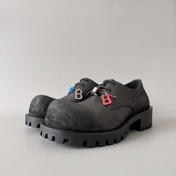 repliche,replica,perfette,siti di,affidabili,migliori siti,dove comprare,1:1,scarpe da ginnastica Scarpe casual da uomo Balenciaga Hummer in pelle di vitello con punta arrotondata, stringate, stile derby, effetto consumato, colore nero (C69G7)