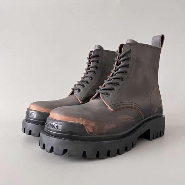 repliche,replica,perfette,siti di,affidabili,migliori siti,dove comprare,1:1,scarpe da ginnastica Stivaletti alla caviglia con lacci e punta tonda in pelle Balenciaga Strike, da uomo, marrone (XCC2S)