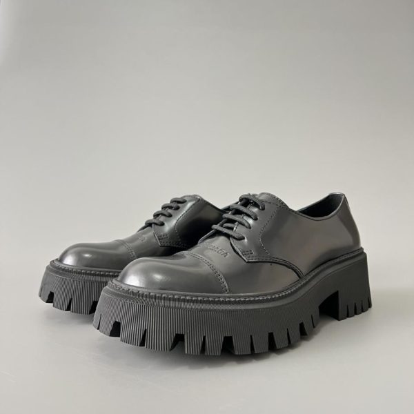 repliche,replica,perfette,siti di,affidabili,migliori siti,dove comprare,1:1,scarpe da ginnastica Scarpe Balenciaga Tractor in pelle (2IOFW)