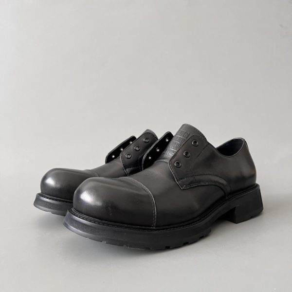 repliche,replica,perfette,siti di,affidabili,migliori siti,dove comprare,1:1,scarpe da ginnastica Scarpe casual da uomo Balenciaga modello derby, in pelle di vacchetta, punta tonda, stringate, nere (WALKB)