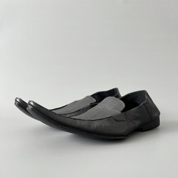 repliche,replica,perfette,siti di,affidabili,migliori siti,dove comprare,1:1,scarpe da ginnastica Mocassini slip-on da uomo Balenciaga di colore nero, realizzati in pelle di vitello e dotati di tacco a ferro di cavallo (QHTMX).