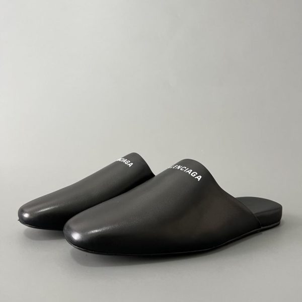 repliche,replica,perfette,siti di,affidabili,migliori siti,dove comprare,1:1,scarpe da ginnastica Sandali alla moda slip-on in pelle morbida di Balenciaga (38,45.(Z5YIH))