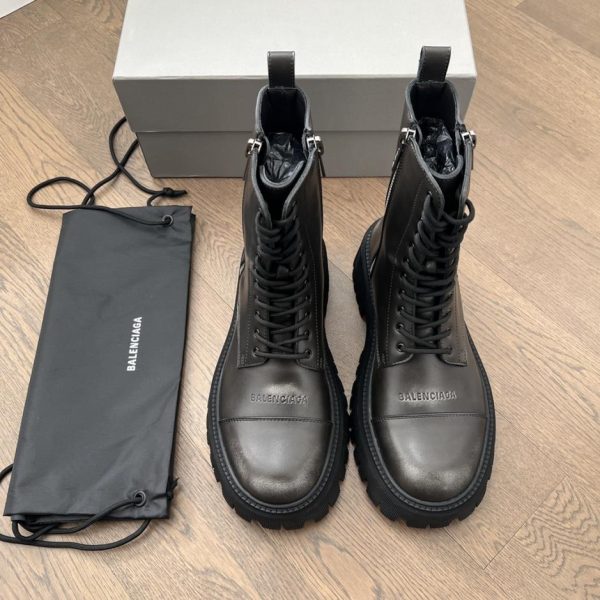 repliche,replica,perfette,siti di,affidabili,migliori siti,dove comprare,1:1,scarpe da ginnastica Stivaletti alla caviglia con lacci in pelle verniciata spessa Balenciaga Tractor (R4RVU)