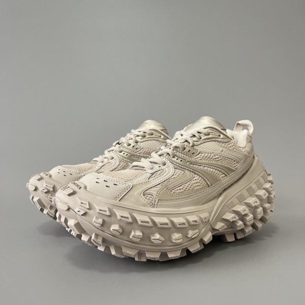repliche,replica,perfette,siti di,affidabili,migliori siti,dove comprare,1:1,scarpe da ginnastica Sneakers Balenciaga Defender marrone chiaro con stampa di pneumatici, stile unisex (I1JK5)