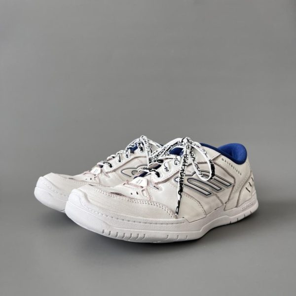 repliche,replica,perfette,siti di,affidabili,migliori siti,dove comprare,1:1,scarpe da ginnastica Scarpe casual basse Balenciaga Hamptons Worn-Out con logo in rilievo, bianche e blu, unisex (5MDW1)