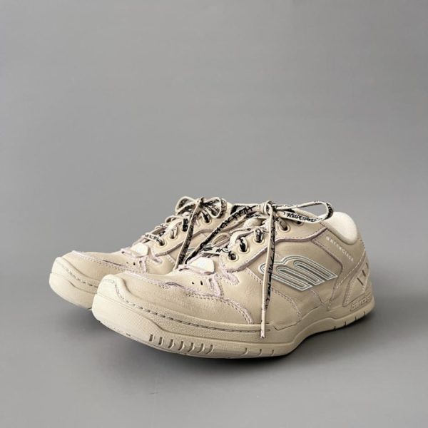 repliche,replica,perfette,siti di,affidabili,migliori siti,dove comprare,1:1,scarpe da ginnastica Scarpe casual basse con logo Balenciaga Hamptons Worn-Out in rilievo, beige, unisex (TYB7J)