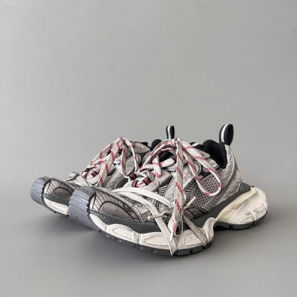 Scarpe Balenciaga 3XL in mesh con lacci e tomaia alta e effetto consumato (3GU0I)