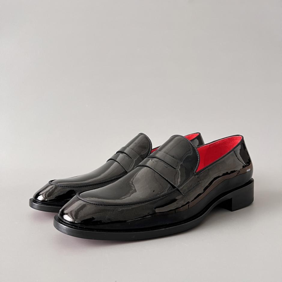 repliche,replica,perfette,siti di,affidabili,migliori siti,dove comprare,1:1,scarpe da ginnastica Mocassini da uomo Christian Louboutin in pelle di vacchetta nera (87LGH), con punta tonda e comodo design slip-on. repliche,replica,perfette,siti di,affidabili,migliori siti,dove comprare,1:1,scarpe da ginnastica Mocassini da uomo Christian Louboutin in pelle di vacchetta nera (87LGH), con punta tonda e comodo design slip-on.