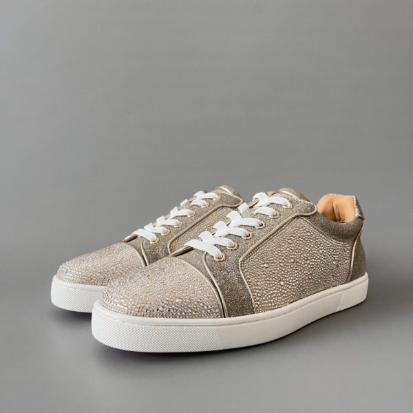 repliche,replica,perfette,siti di,affidabili,migliori siti,dove comprare,1:1,scarpe da ginnastica Sneakers basse Christian Louboutin Louis Junior Spikes con strass color champagne (EM4VZ)
