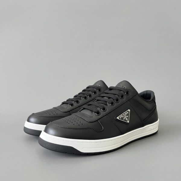 PRADA New Avenue Sneakers basse con punta tonda e lacci da uomo, nero (1A5YC)