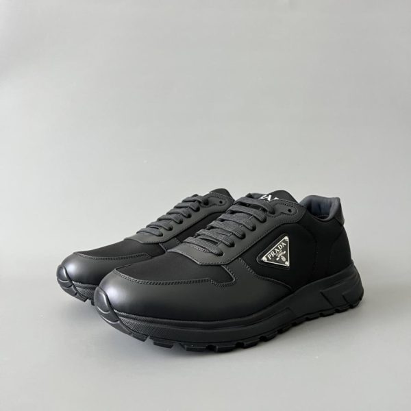 repliche,replica,perfette,siti di,affidabili,migliori siti,dove comprare,1:1,scarpe da ginnastica Scarpe casual basse da uomo PRADA PRAX 1 in pelle con punta tonda, lacci, logo triangolare (YCZL4)