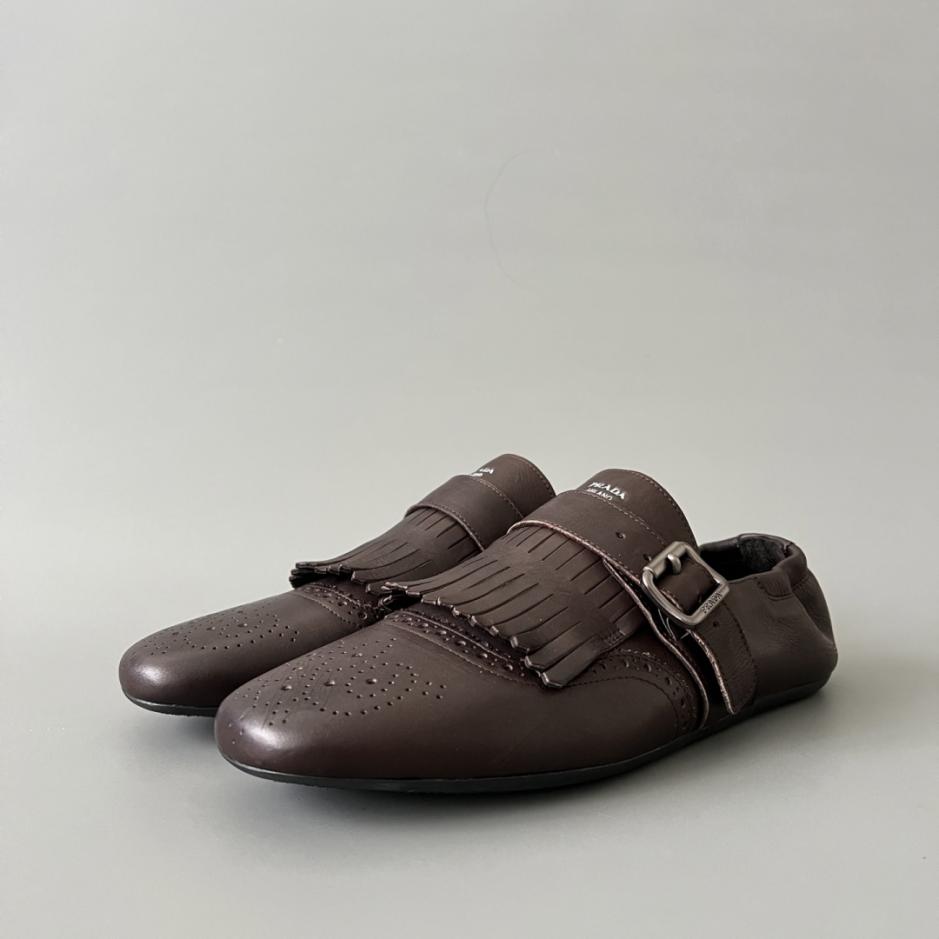 repliche,replica,perfette,siti di,affidabili,migliori siti,dove comprare,1:1,scarpe da ginnastica Scarpe casual PRADA in pelle di vitello con nappe, punta tonda e fibbia, modello da uomo, marrone (KSBSE). repliche,replica,perfette,siti di,affidabili,migliori siti,dove comprare,1:1,scarpe da ginnastica Scarpe casual PRADA in pelle di vitello con nappe, punta tonda e fibbia, modello da uomo, marrone (KSBSE).