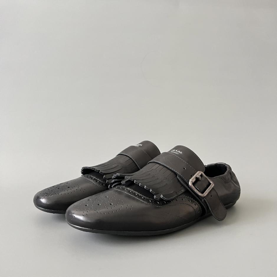 repliche,replica,perfette,siti di,affidabili,migliori siti,dove comprare,1:1,scarpe da ginnastica Scarpe casual PRADA in pelle di vitello con nappine, punta tonda e fibbia, da uomo, nere (Z1GLF) repliche,replica,perfette,siti di,affidabili,migliori siti,dove comprare,1:1,scarpe da ginnastica Scarpe casual PRADA in pelle di vitello con nappine, punta tonda e fibbia, da uomo, nere (Z1GLF)