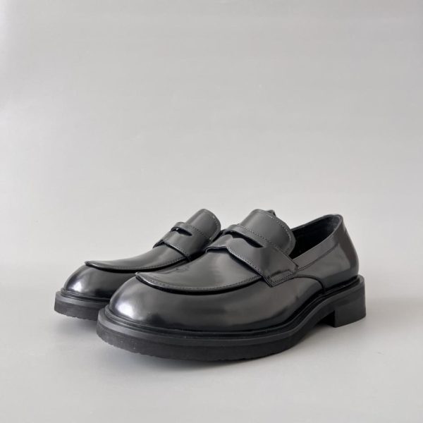 repliche,replica,perfette,siti di,affidabili,migliori siti,dove comprare,1:1,scarpe da ginnastica Mocassini slip-on in pelle con punta tonda PRADA, da uomo, neri (GV3NY)