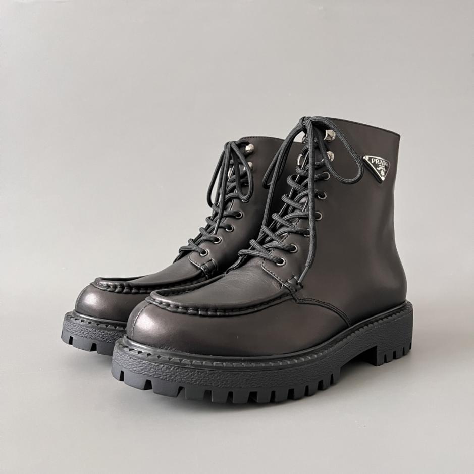 repliche,replica,perfette,siti di,affidabili,migliori siti,dove comprare,1:1,scarpe da ginnastica PRADA Stivaletti alla caviglia con punta tonda e lacci in pelle da uomo color canna di fucile (OFB8R) repliche,replica,perfette,siti di,affidabili,migliori siti,dove comprare,1:1,scarpe da ginnastica PRADA Stivaletti alla caviglia con punta tonda e lacci in pelle da uomo color canna di fucile (OFB8R)