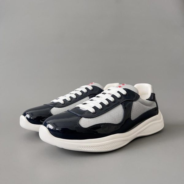 repliche,replica,perfette,siti di,affidabili,migliori siti,dove comprare,1:1,scarpe da ginnastica PRADA Scarpe casual basse con punta tonda e lacci da uomo, grigio/blu scuro (XT5M6)